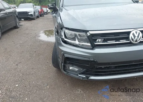 2020 Volkswagen Tiguan 2.0T Se/2.0T Se R-Line Black/2.0T Sel z USA, uszkodzony, nr VIN 3VV2B7AX4LM165513